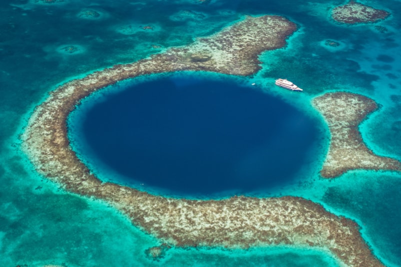 Great Blue Hole in Belize - Bucket List ideas 