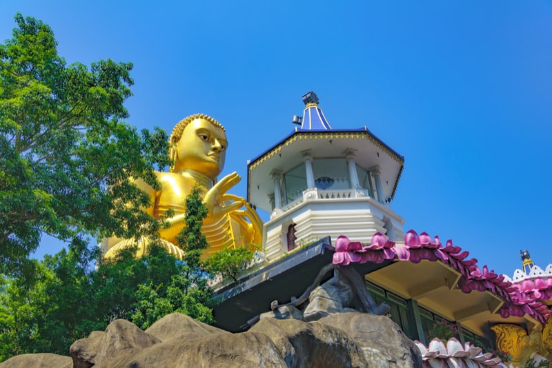 Dambulla Golden Temple - Places to Visit in Sri Lanka