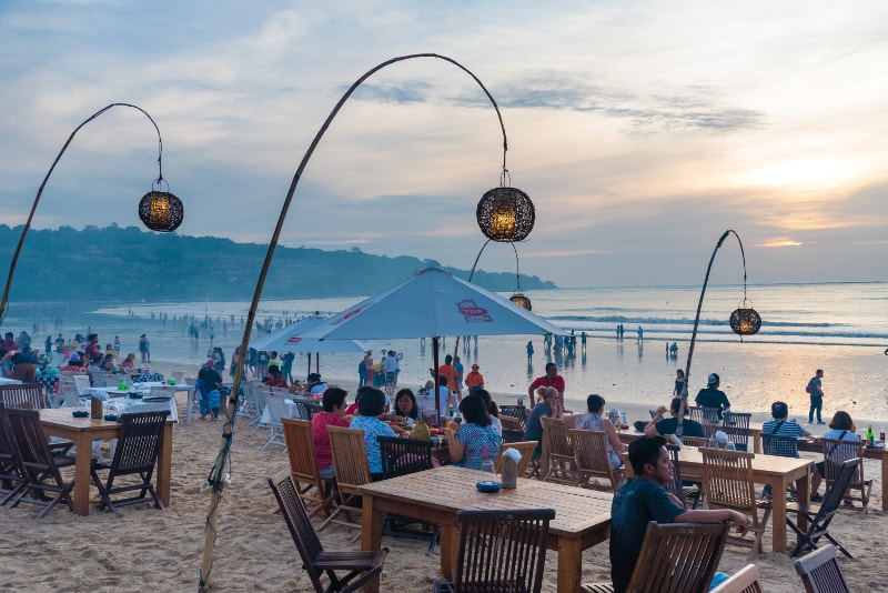 Jimbaran Beach - Unterhaltsame Dinge in Bali