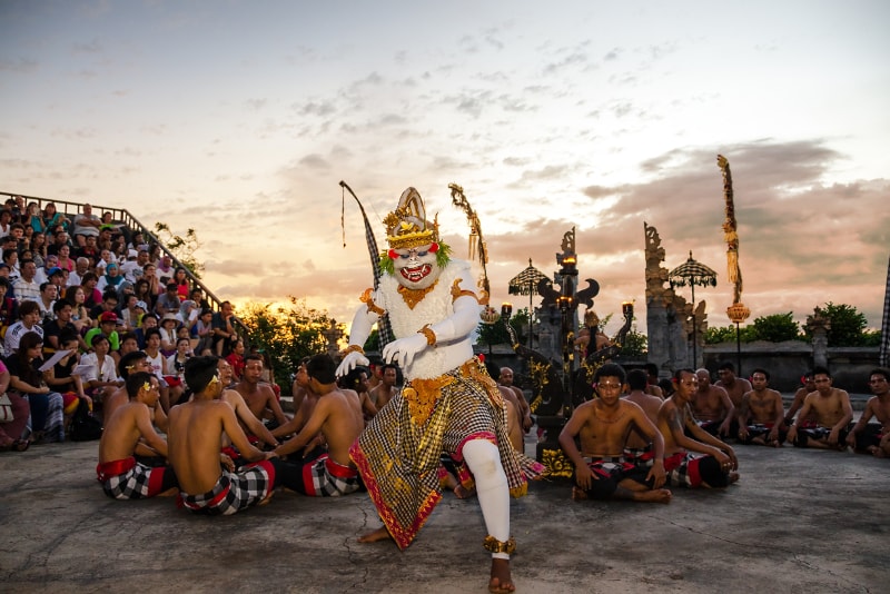 Kecak Dance - Cosas divertidas para hacer en Bali