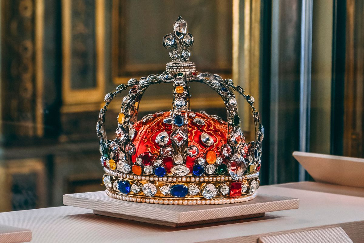 French Crown Jewels, Louvre Museum