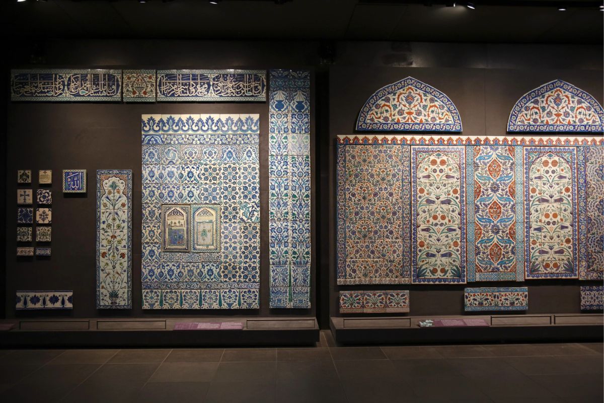 Islamic art, Louvre Museum