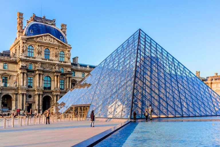 Louvre Museum Tours – Which one is Best? - TourScanner