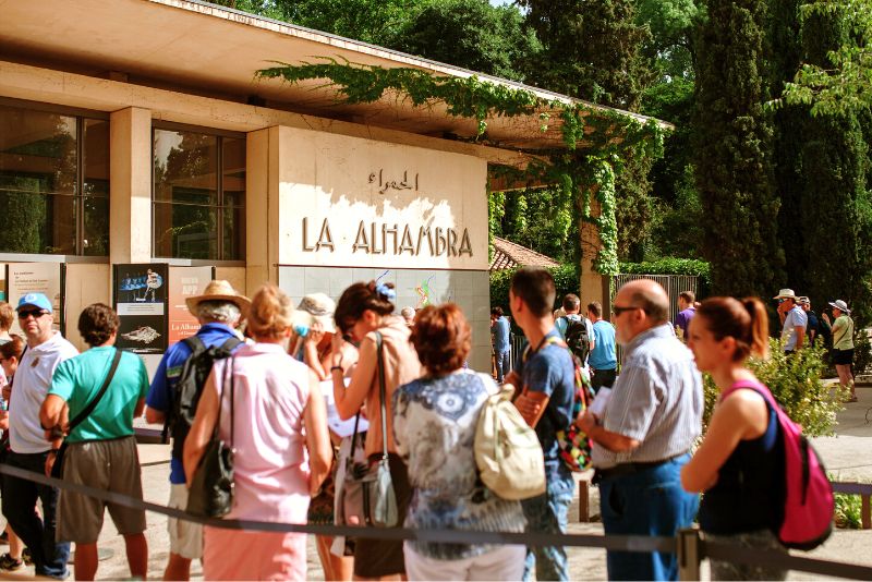 how to choose the best Alhambra tours