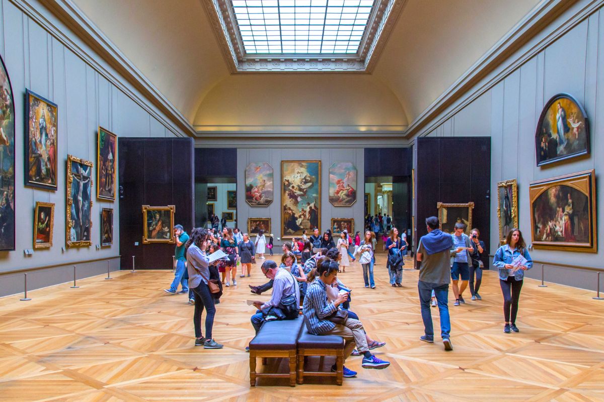 themed Louvre Museum tours