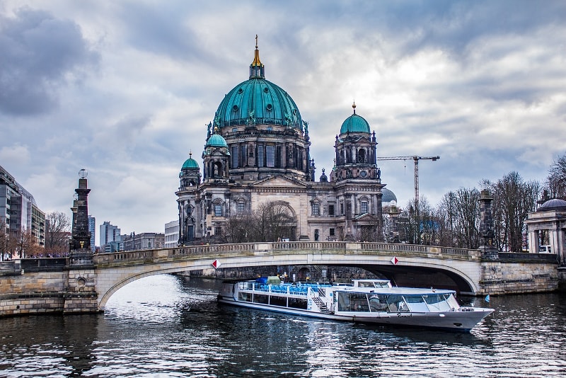 Berlin tour en bateau - Berlin Tours – 13 Visites Incontournables