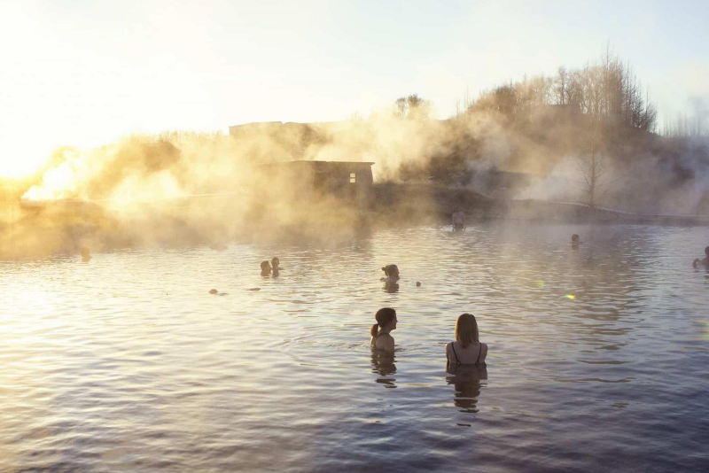 Secret Lagoon - Excursions Pour Voir les Aurores Boréales en Islande