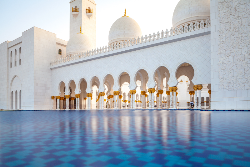 Sheikh Zayed Grand Mosque - 18 Things to do during your stopover from Dubai Airport