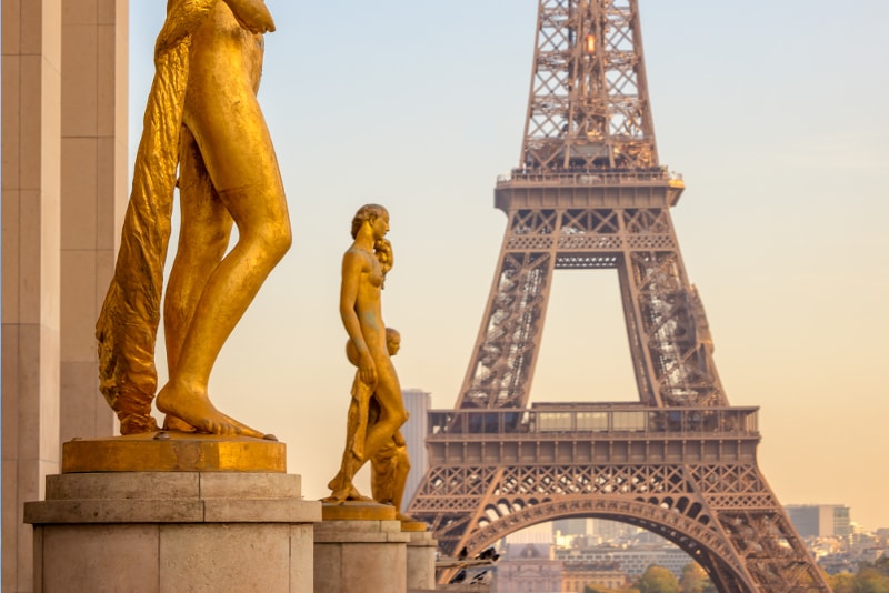 Eiffel tower private tours in Paris