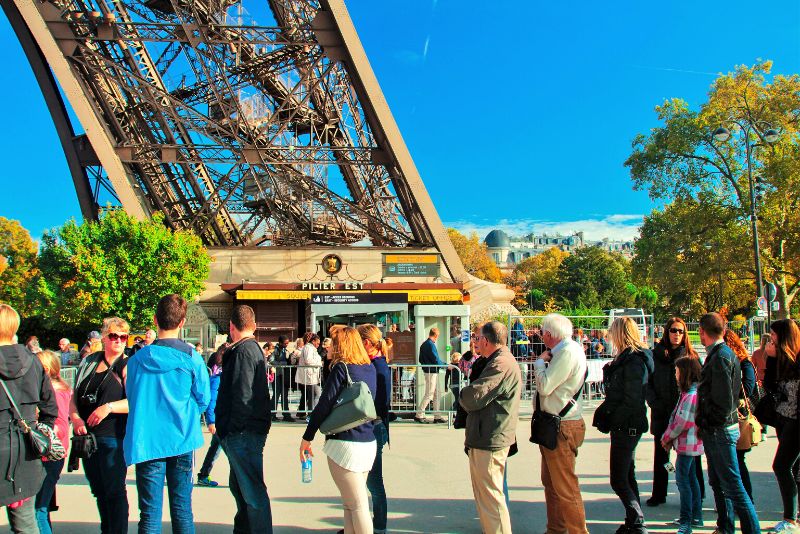 buy last-minute tickets for the Eiffel Tower
