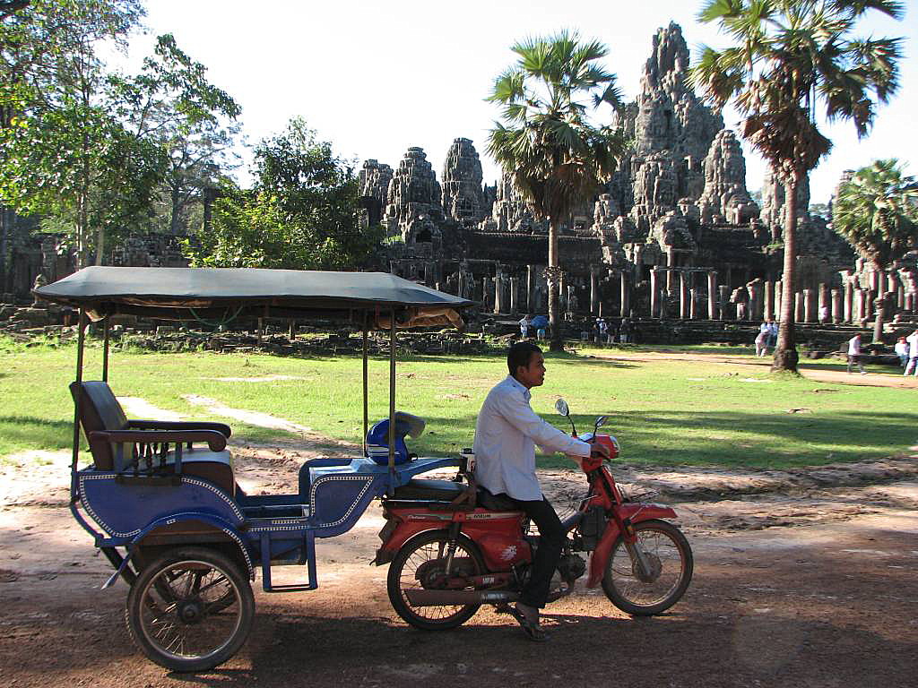 Tuk Tuk tour Angkor temples - Angkor temples tours