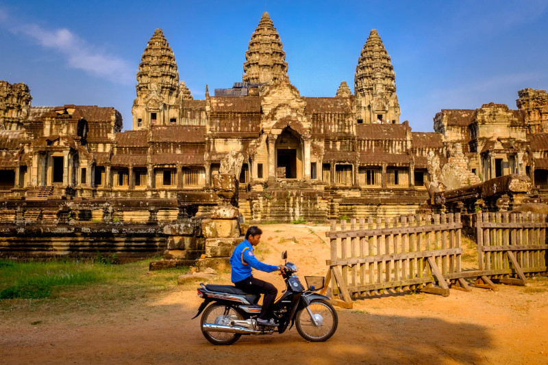 Angkor temples scooter tour - Angkor temples tours