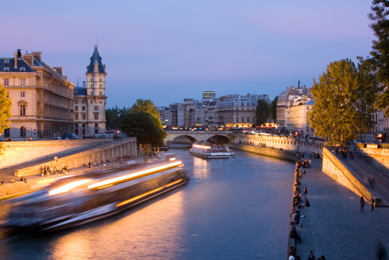sightseeing Seine river cruise