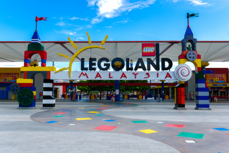 21 Best Theme Parks in Singapore