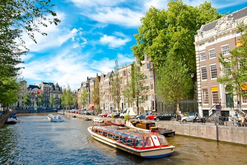 canal tours amsterdam lunch