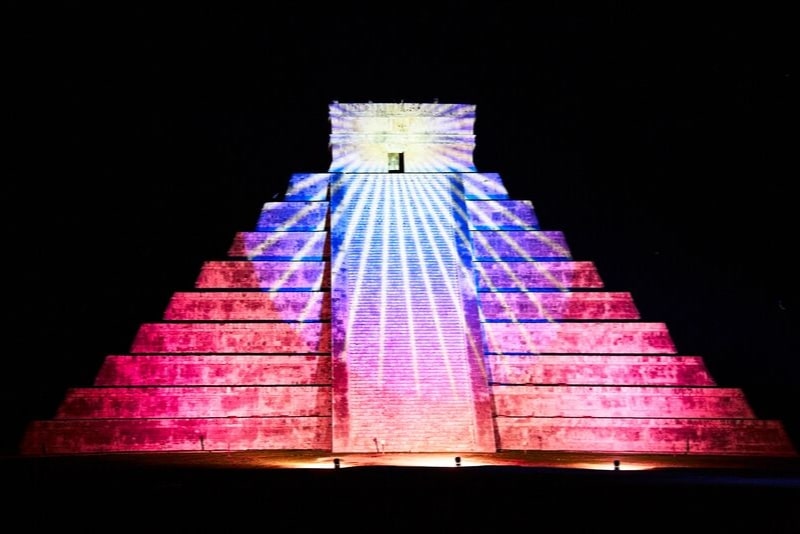 Chichén Itzá mit Licht- und Tonshow aus Merida