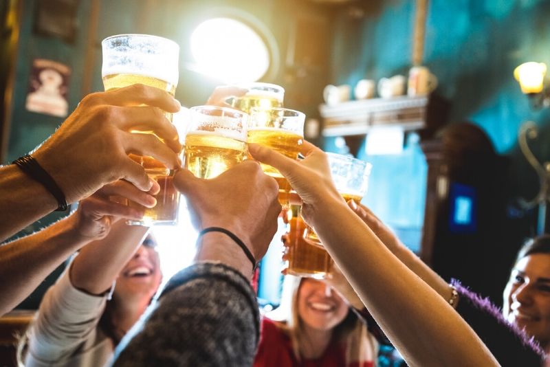 London Pub Crawl and Nightlife Tour