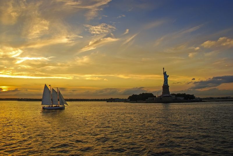 New York City: Harbor Night Sail with Live Jazz Band