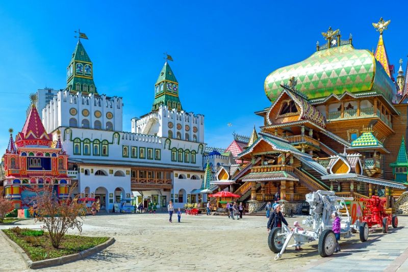 Izmailovo Market and Vodka Museum Tour