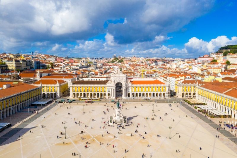 Lisbon Essential Tour: History, Stories & Lifestyle