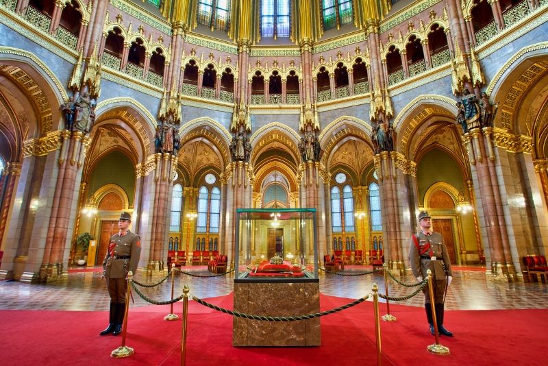 hungarian parliament guided tour