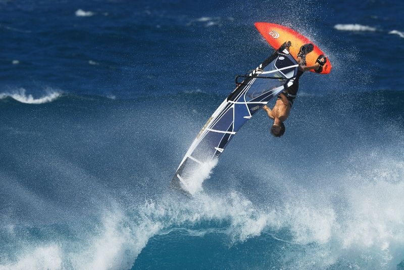 windsurf de olas grandes