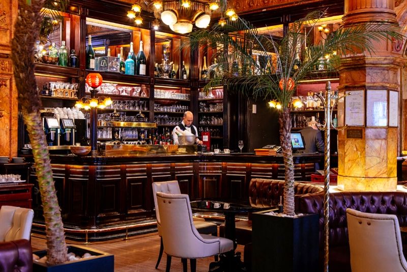 Choses à faire en Belgique #18 Prenez un verre dans le café metropole bruxelles