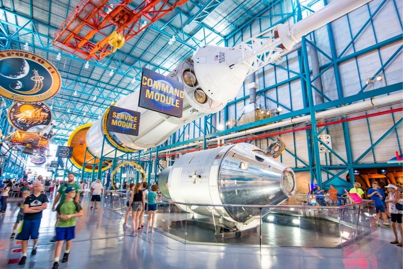 how many hours to visit kennedy space center