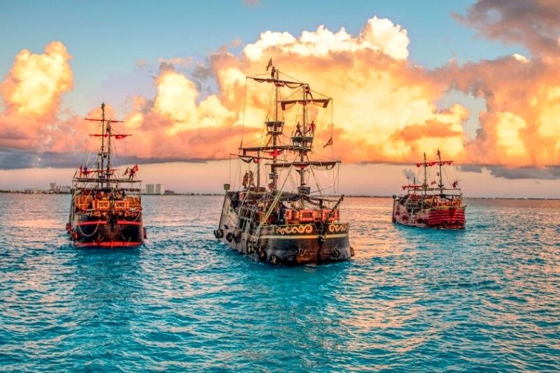 Cena y espectáculo del Capitán Hook en Cancún, México