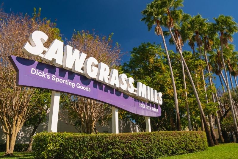 How to get to Sawgrass Mills in Plantation by Bus?