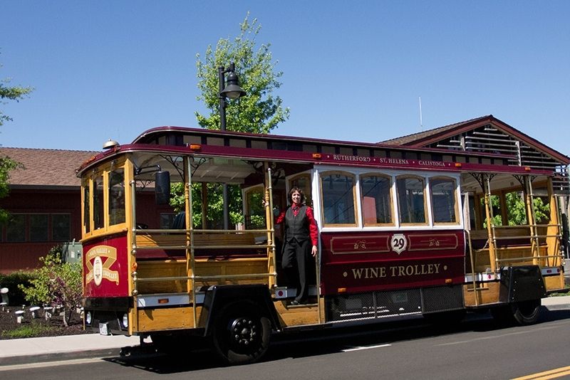 Napa Valley Open Air Wine Trolley Tour with Lunch