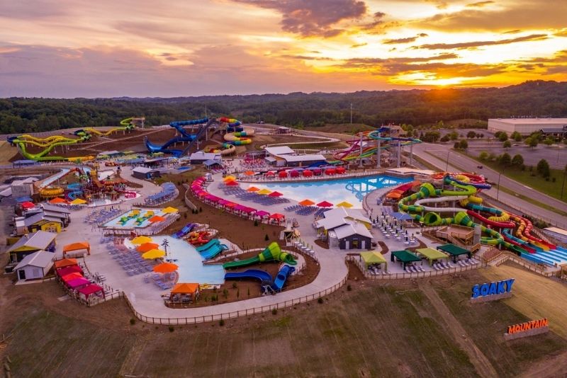 Soaky Mountain Waterpark, Servierville, Tennessee
