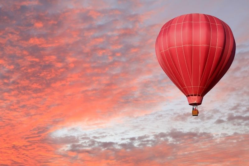 hot air balloon tour in Cairns