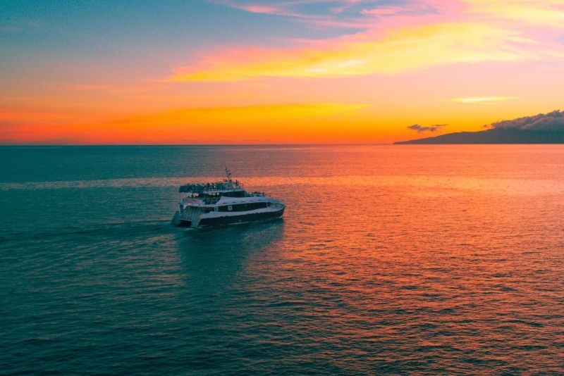 sunset dinner cruise in Maui