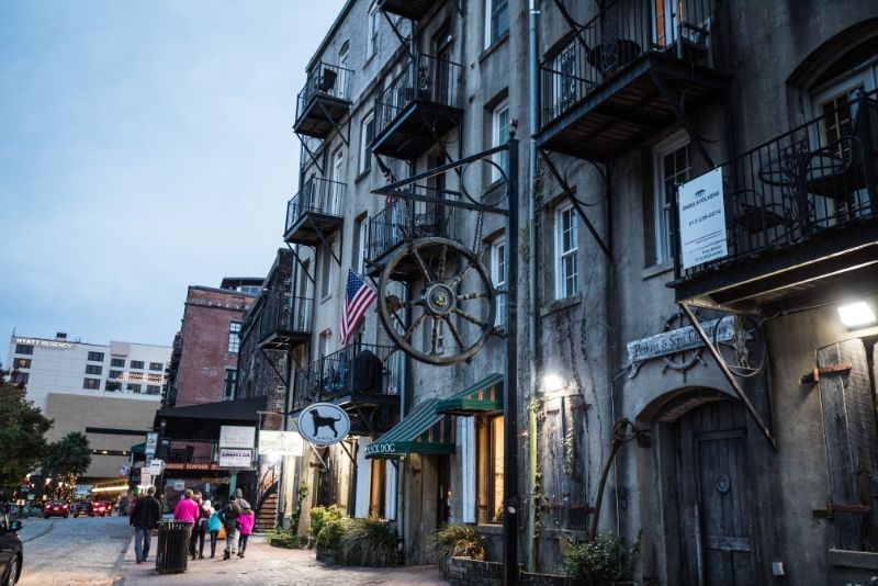 savannah ghost tour and dinner