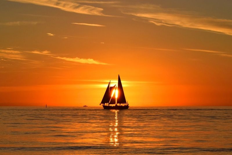 Clearwater Beach sunset sailing tour