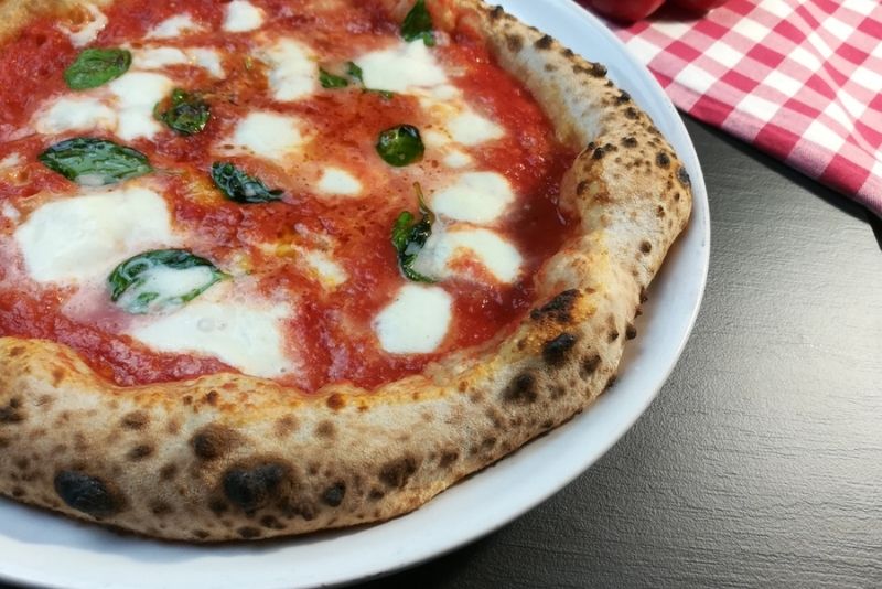 Pizza napoletana