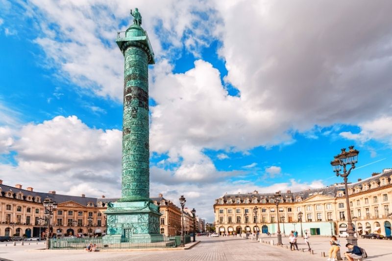 Luxury Boutique of Louis Vuitton at Place Vendome in Paris, France. View of  Wonderful Showcase Editorial Photography - Image of modern, house: 268858907