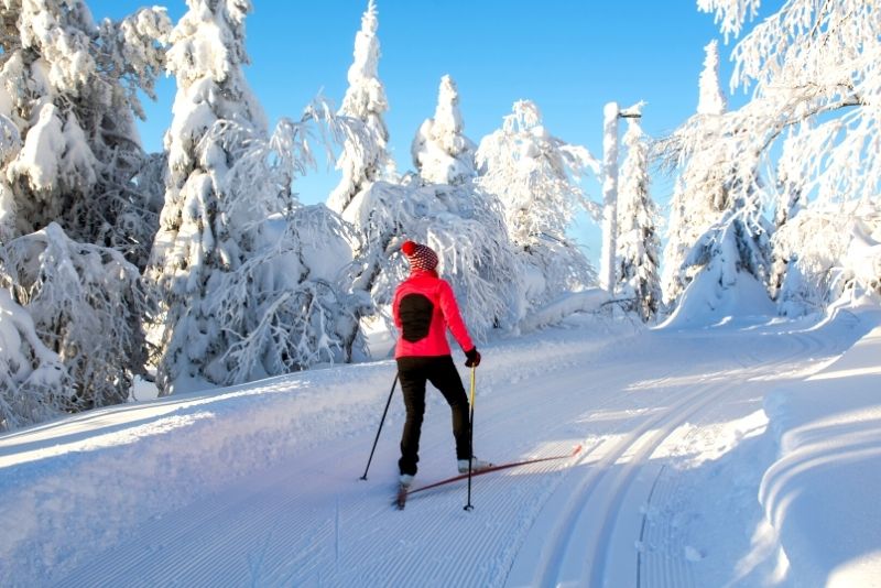 cross-country skiing in Lake Tahoe