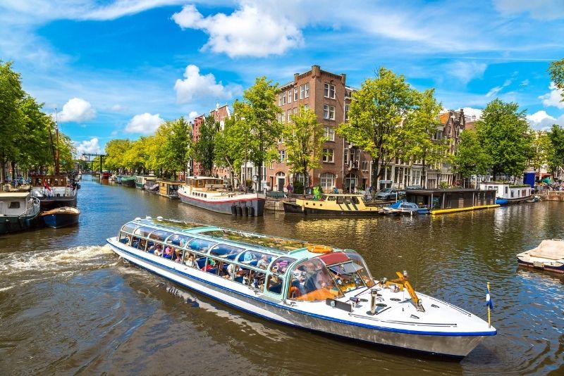 crucero turístico por los canales de Ámsterdam