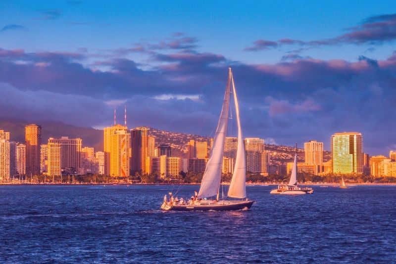 sunset sailing tour in Oahu