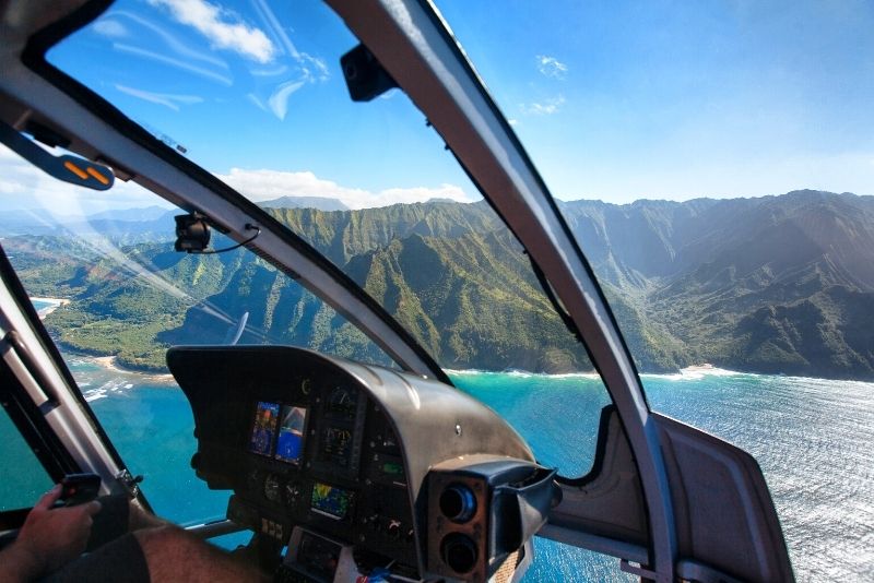 helicopter tour in Kauai