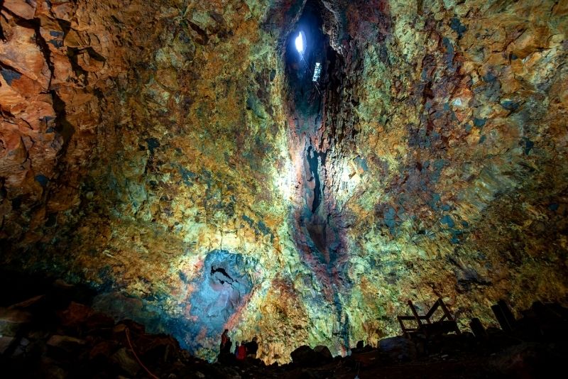 Excursiones a los túneles del volcán Thrihnukagigur en Islandia