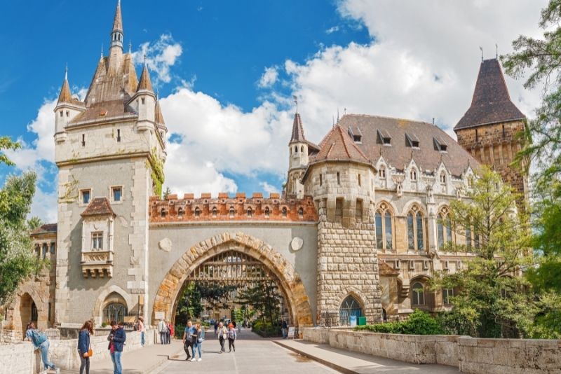 62 Fun & Unusual Things to Do in Budapest, Hungary - TourScanner