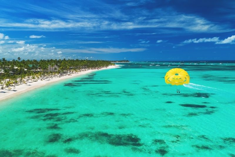parasailing en Punta Cana