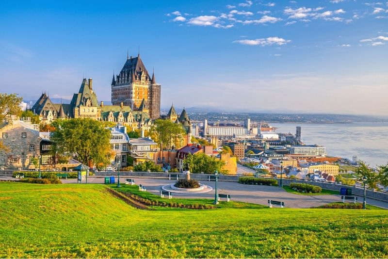 hire a quebec city tour guide