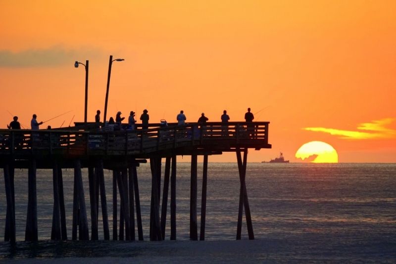 Live Music & Movie Nights, Virginia Beach, VA