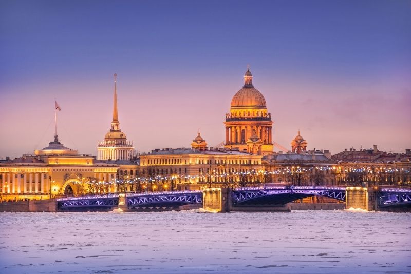 Saint-Petersburg Souvenir Russia The Snow Globe Small. Church On Spilled Blood