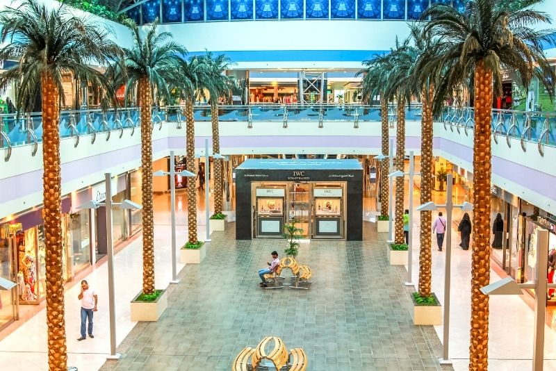 lokale Einkaufszentren in Abu Dhabi