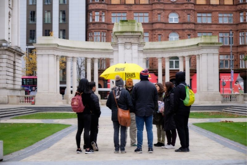 walking tours in Belfast